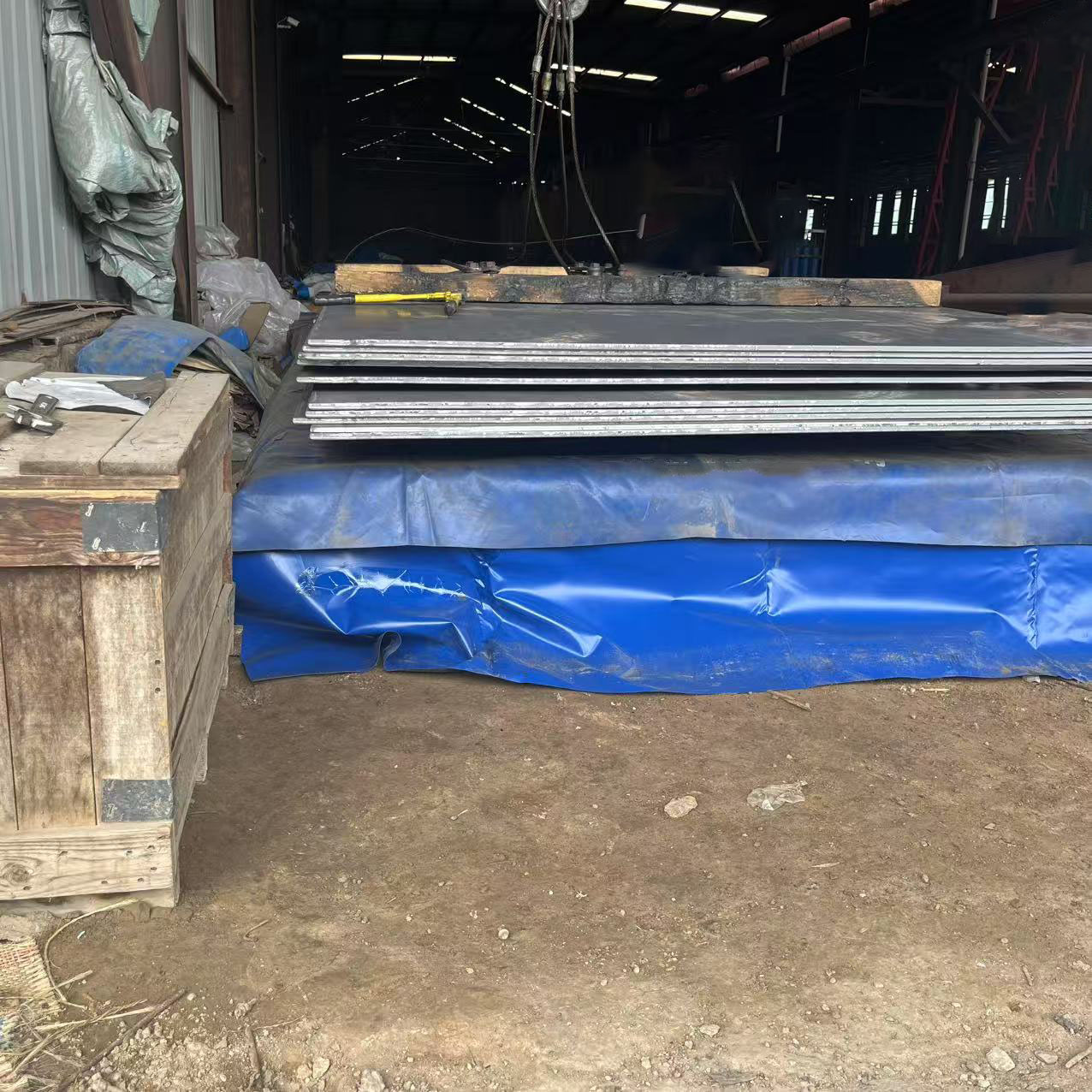 Wear - resistant plates